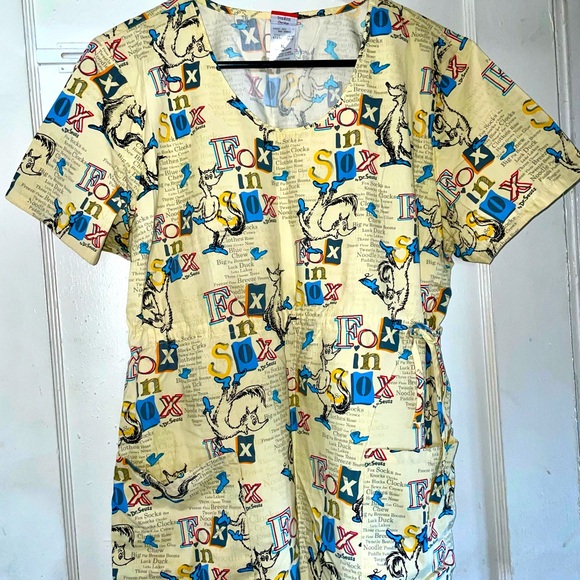 Dr. Seuss Fox In Sox XL Scrub Top - Picture 3 of 5